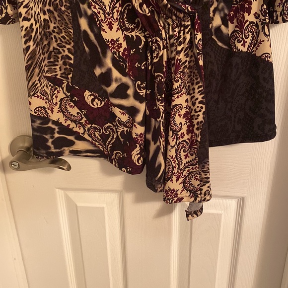 Patterned Top-Size 1X - Picture 4 of 10